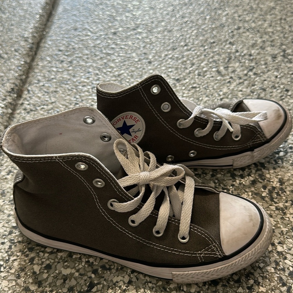 Converse - High Tops Size 1.5